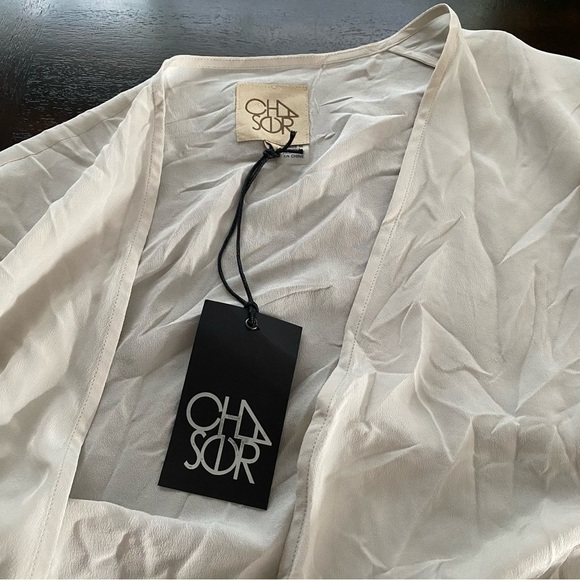 CHASER NWT Wrap Lightweight Blouse Beige Off-white Bell Sleeves Boho-chic Medium - Picture 7 of 7